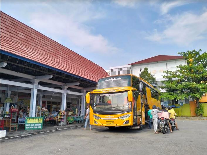 terminal bus rembang