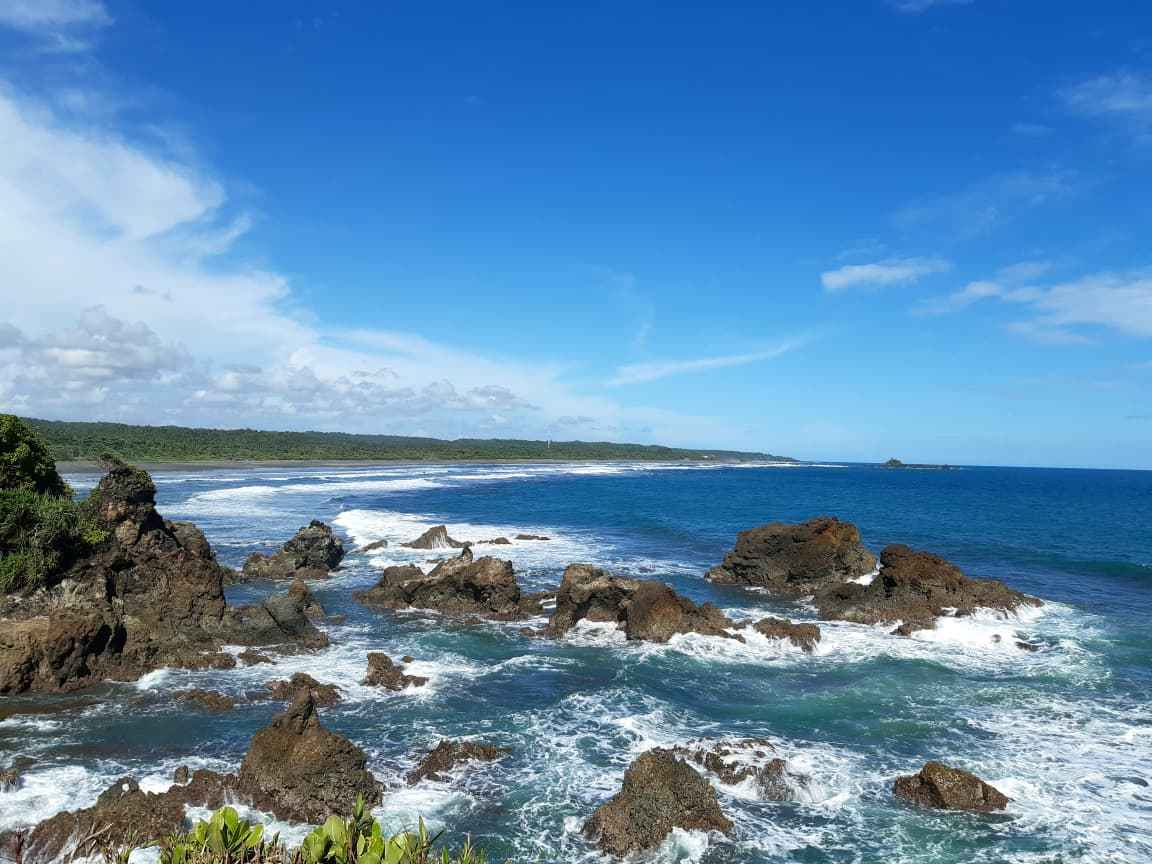 Pantai Karang Tawulan