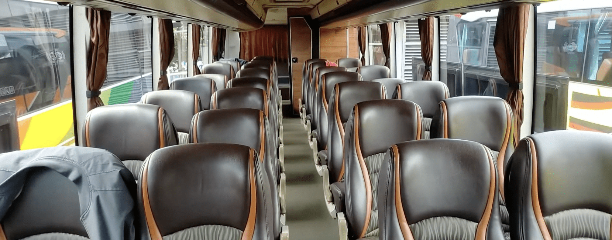 kelas VIP PO bus handoyo