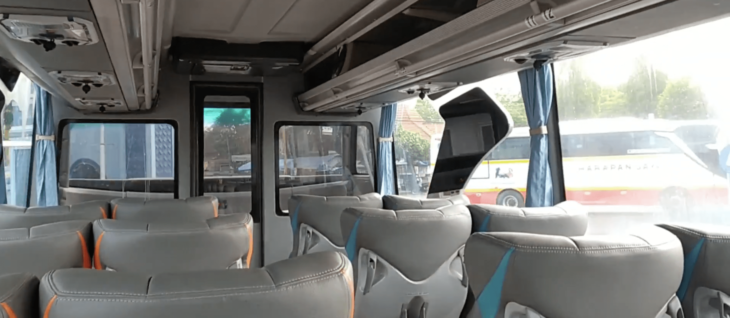 kelas executive bus kramat djati